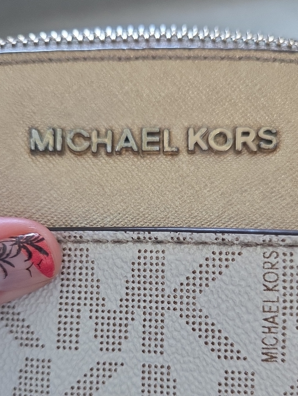 Michael Kors Emmy Small dome satchel EUC - Picture 15 of 15
